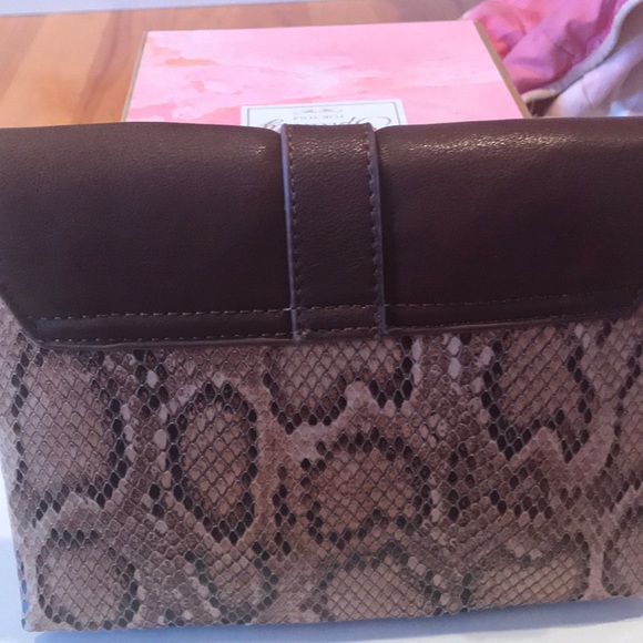 Ann Taylor clutch NWT - Picture 2 of 4